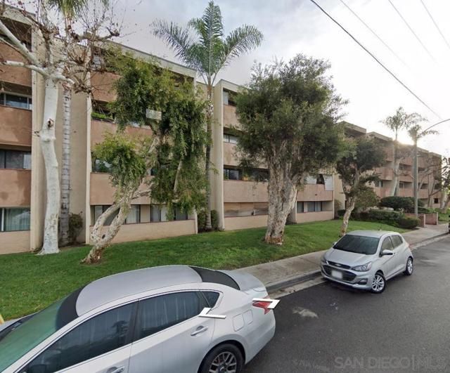 4041 Oakcrest Dr. 307