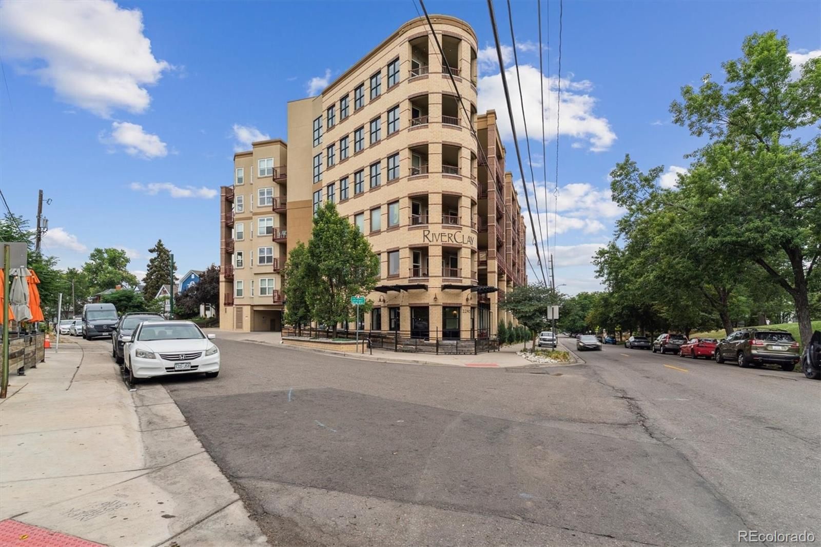 2240 N Clay Street 412