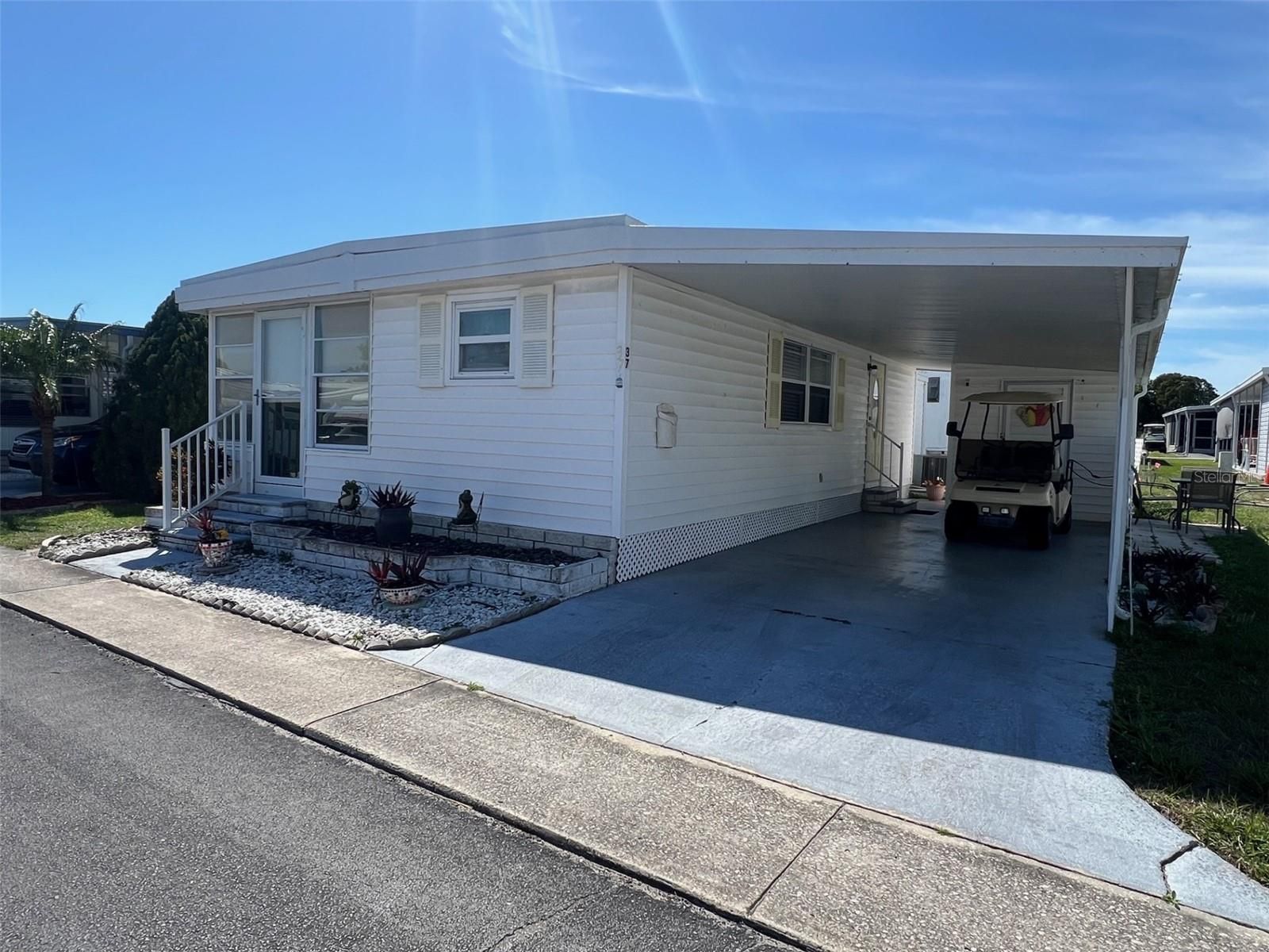 37 Pindo Palm Street E