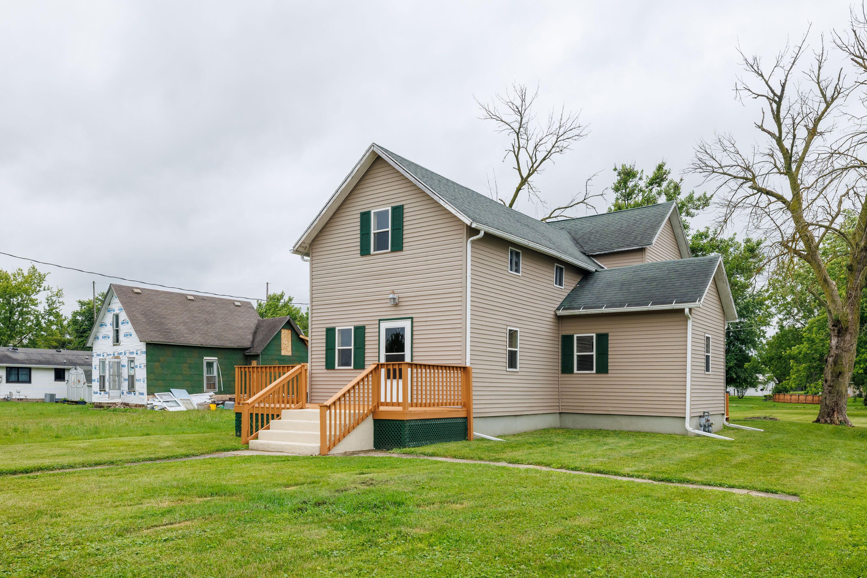 205 W Railroad Street