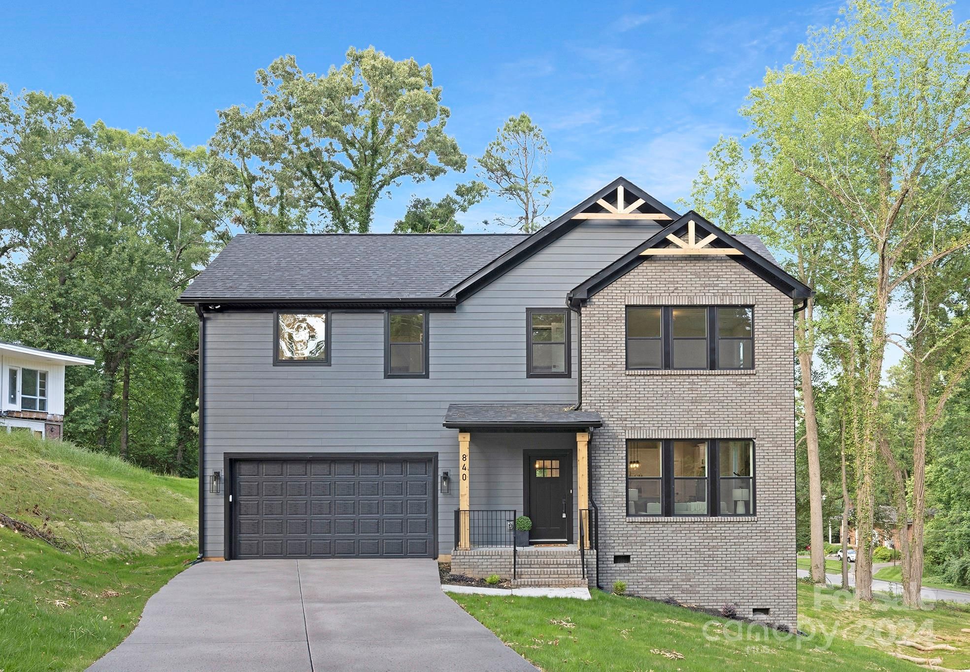 840 Paramount Circle