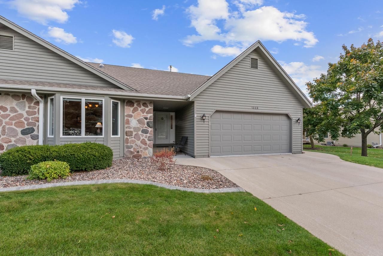 1323 Stonewood Circle