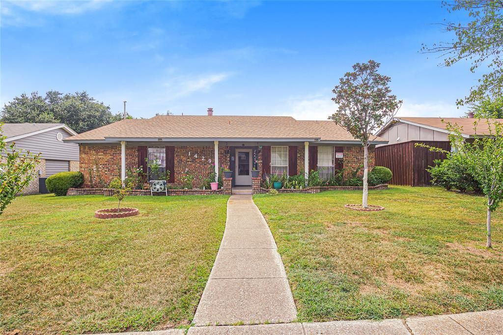 1429 Longshadow Lane