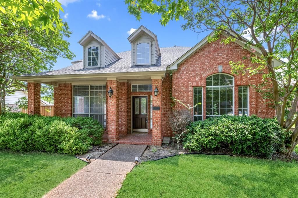 1404 Honey Locust Drive
