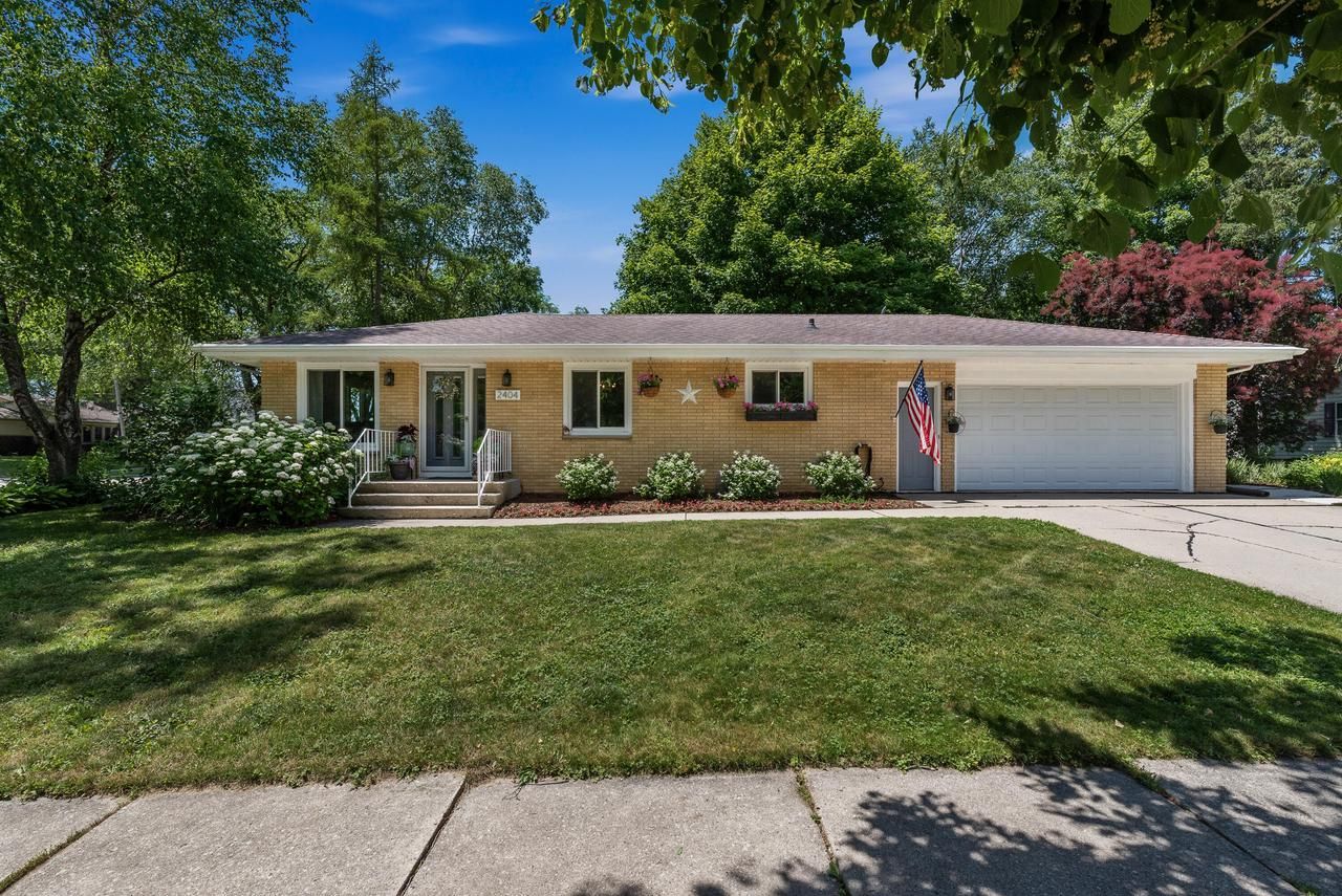 2404 Skyline Drive