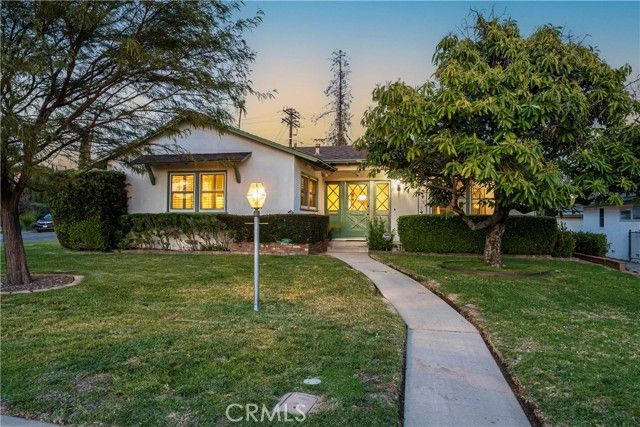 6754 N Provence