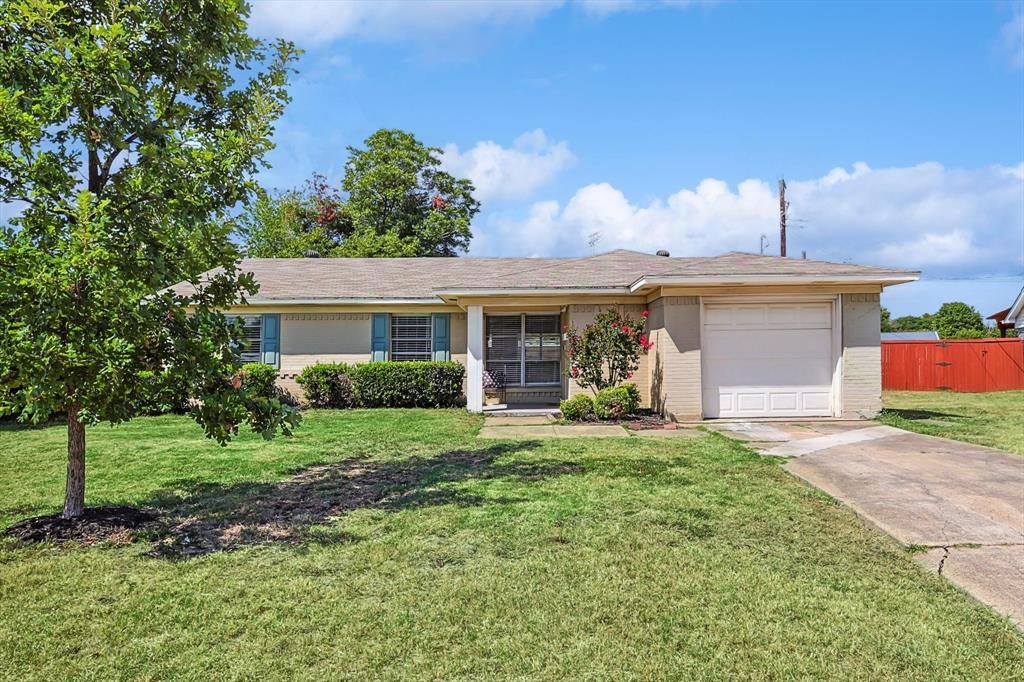1230 Ridgeway Drive