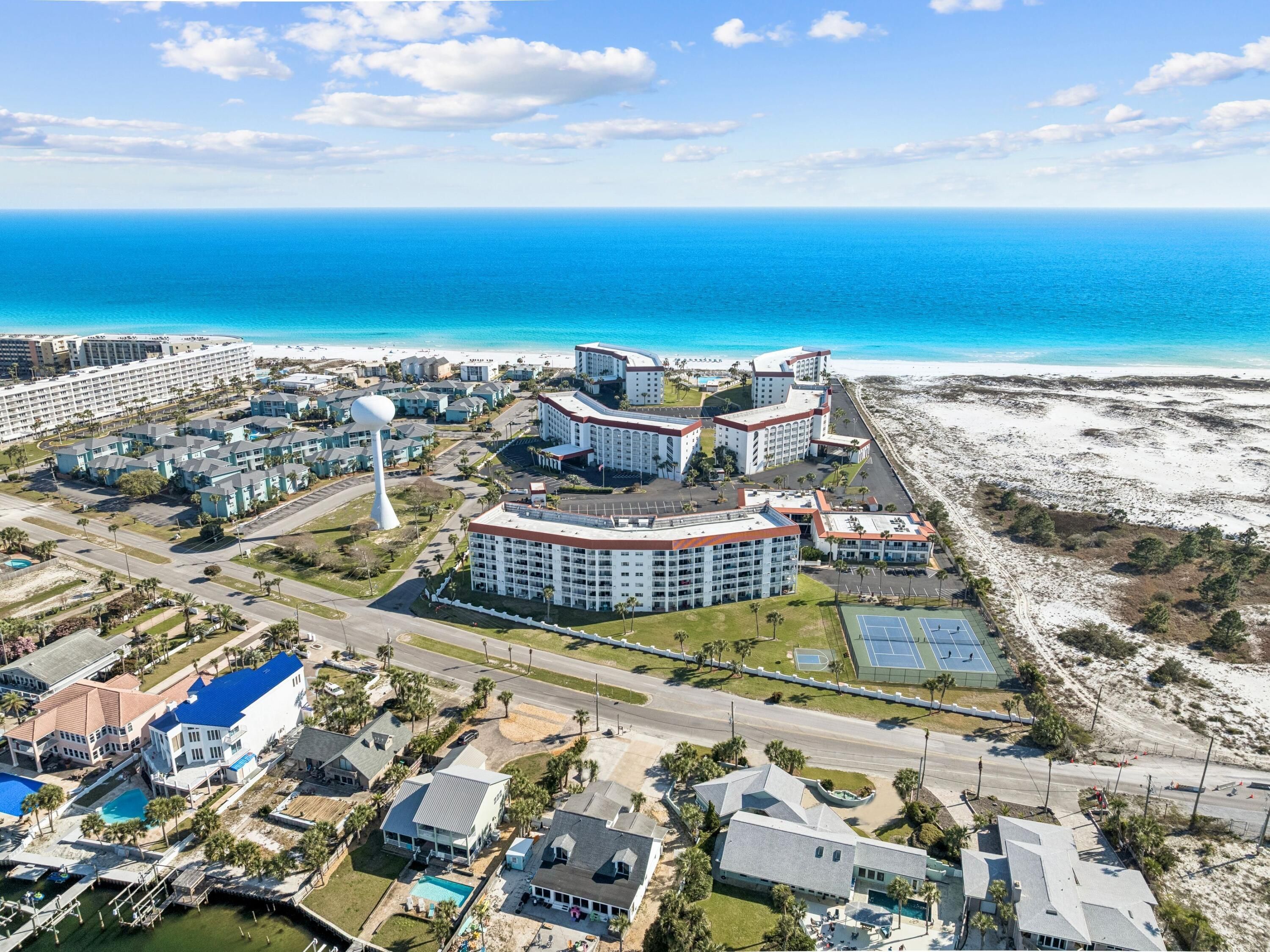 909 Santa Rosa Boulevard 530