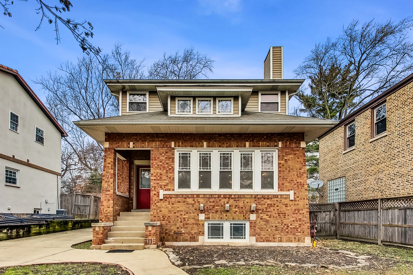 1716 W Beverly Glen Parkway
