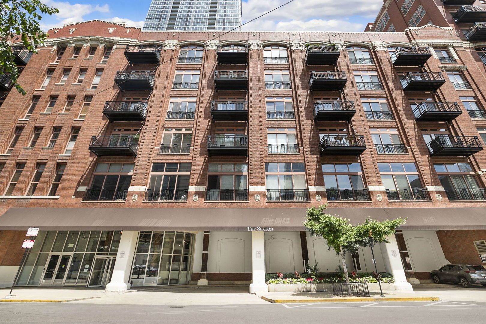 360 W Illinois Street 2C