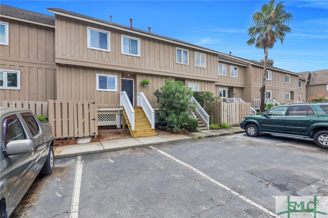 12502 Apache Avenue 22