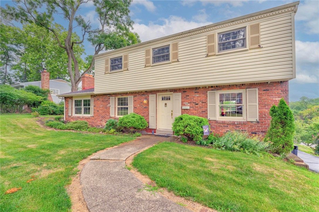 859 Bridgewater Dr.