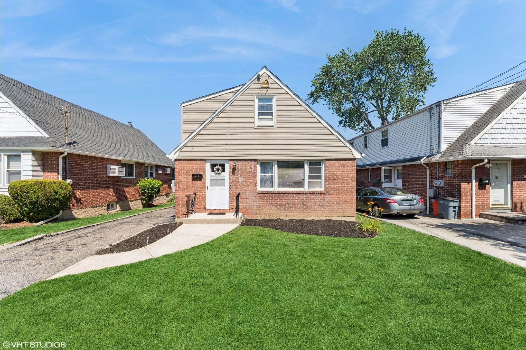 512 Nassau Boulevard