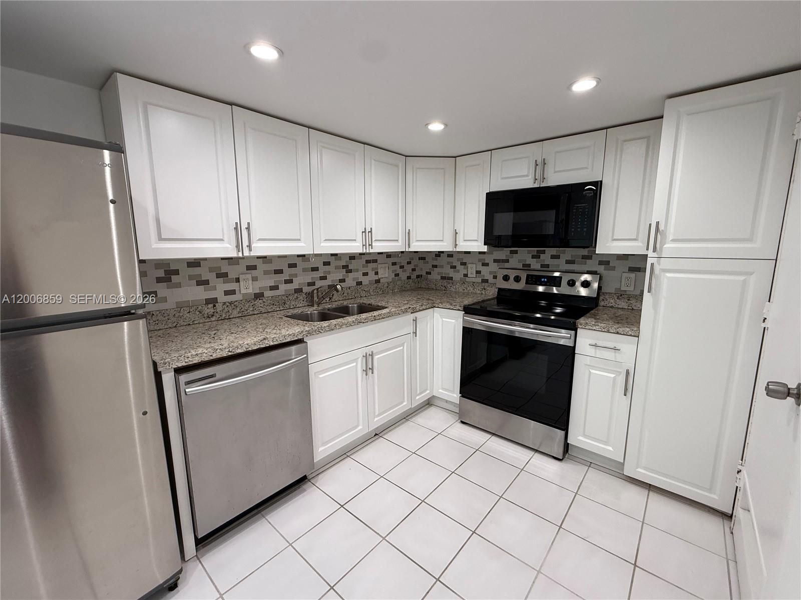 400 Kings Point Drive 608