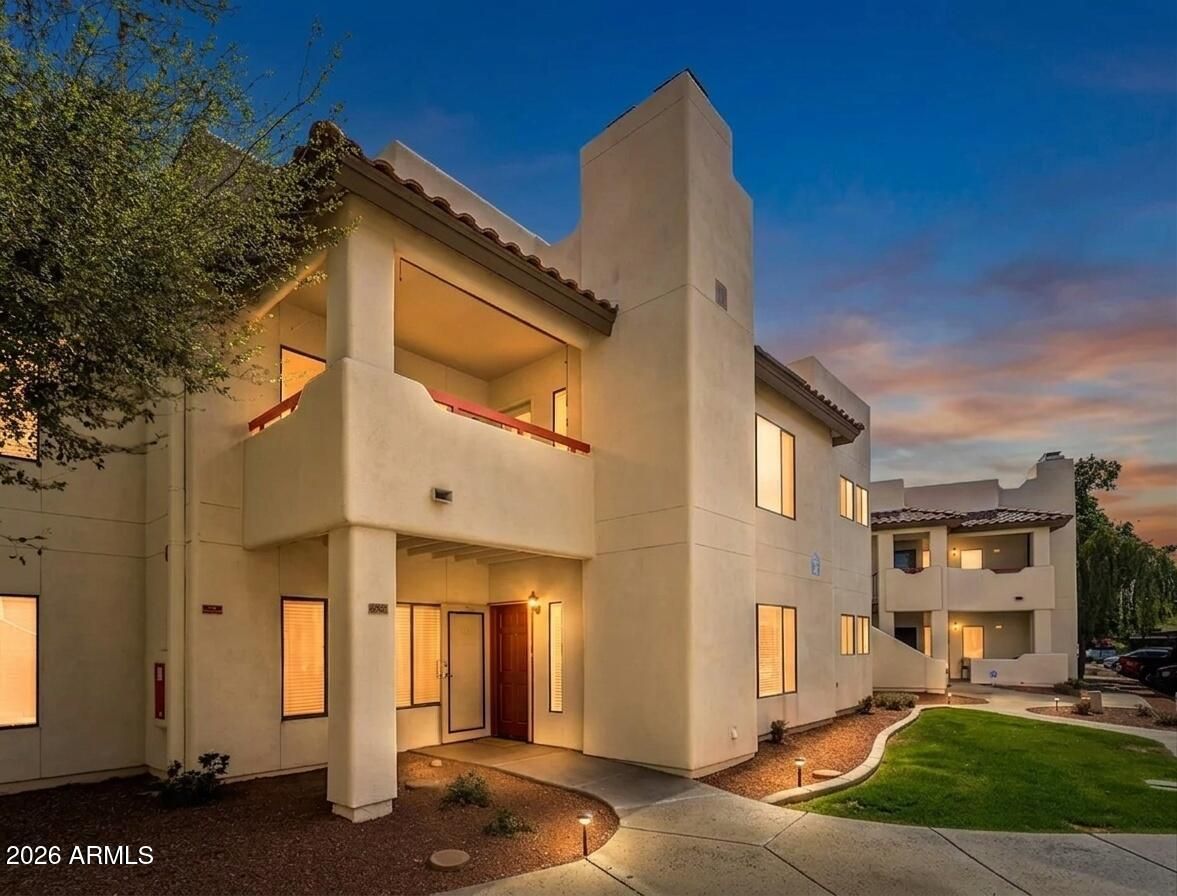 750 E Northern Avenue 1052