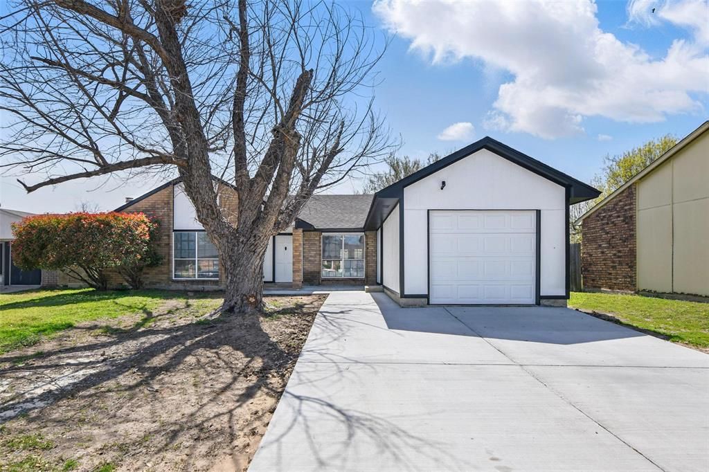 6932 Fallbrook Court