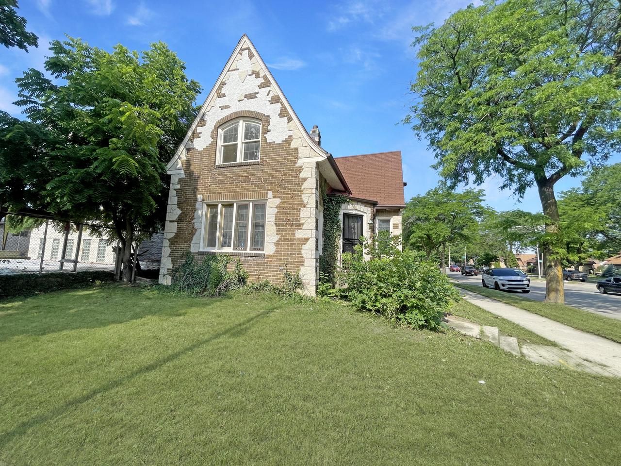 1501 W Capitol Drive