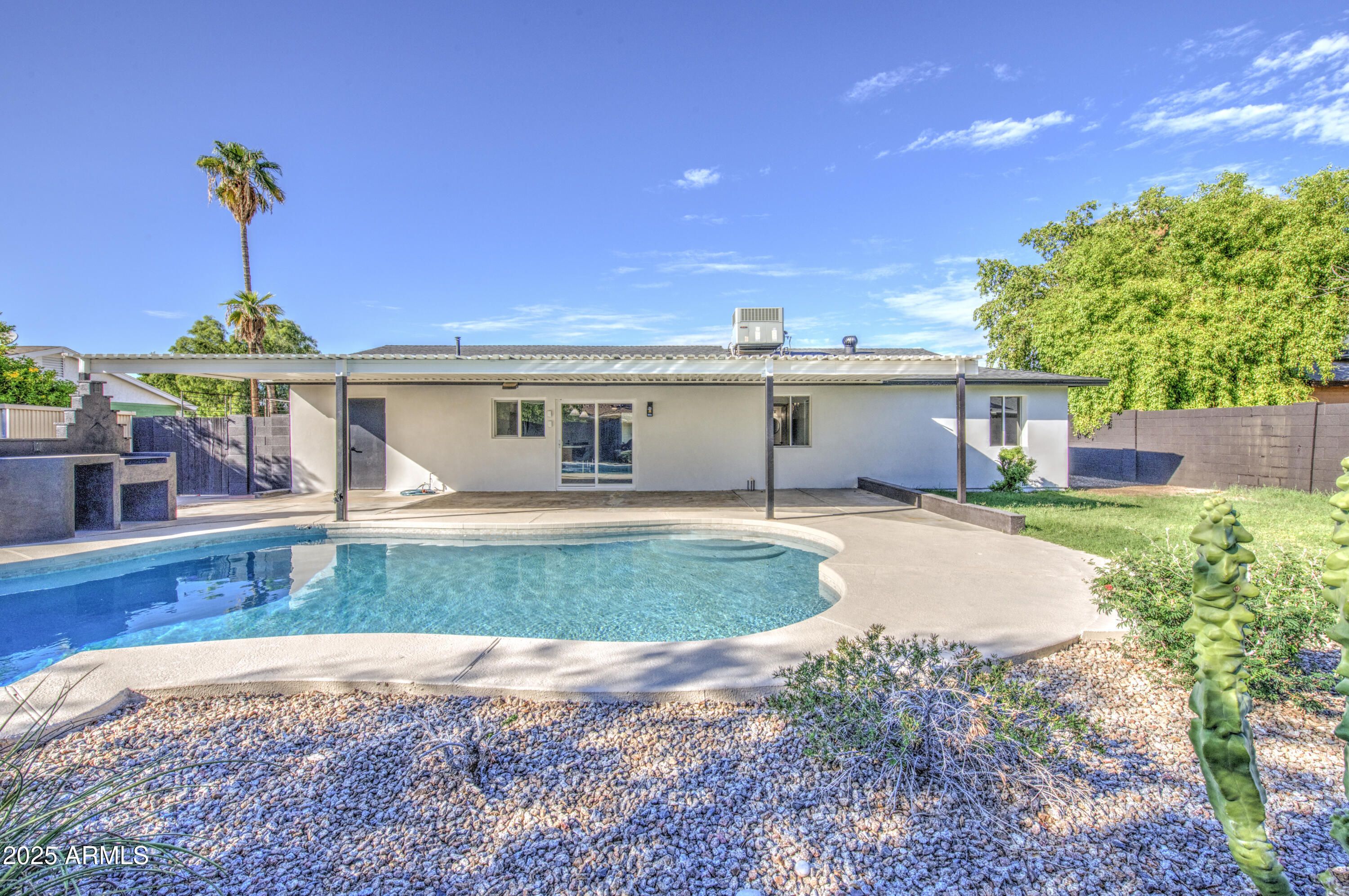 1607 W Rockwood Drive