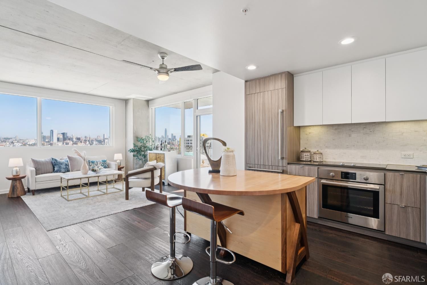 45 Bartlett Street 609