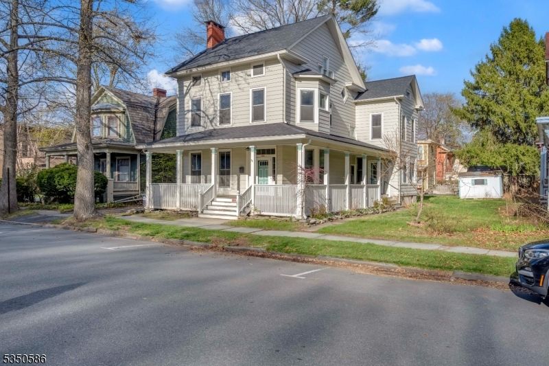 205 Hardwick St