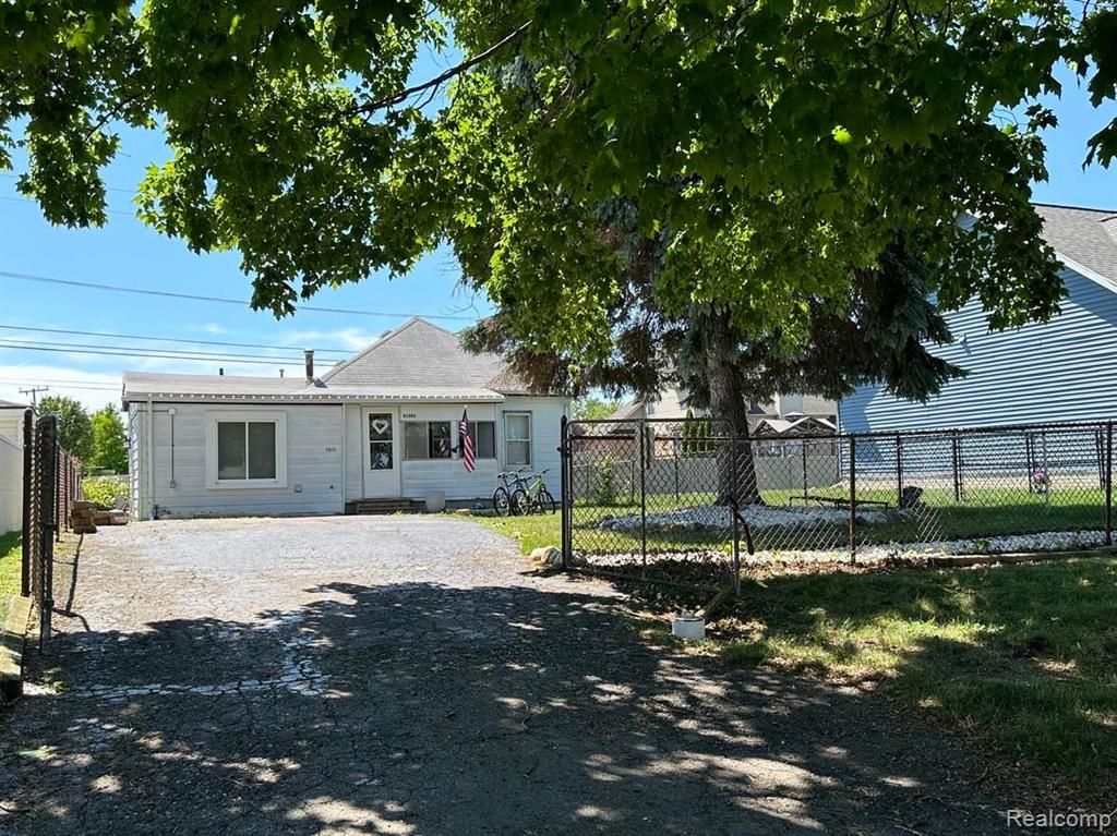 29112 Denison Street