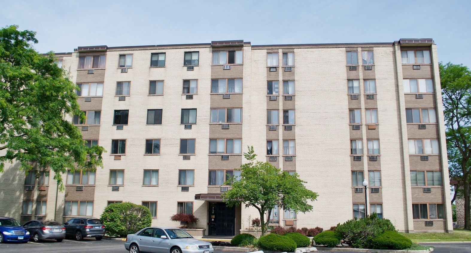 9720 S Pulaski Road 306