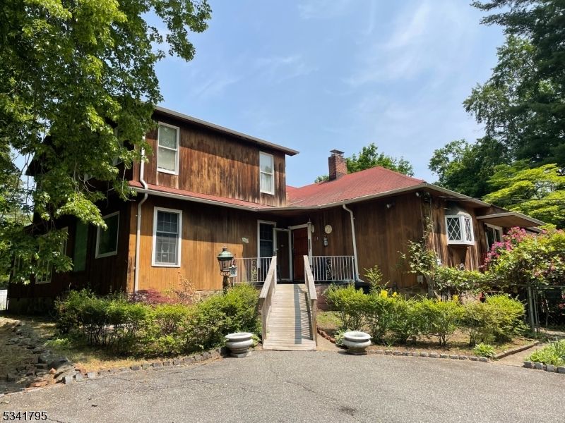 951 N Beverwyck Rd