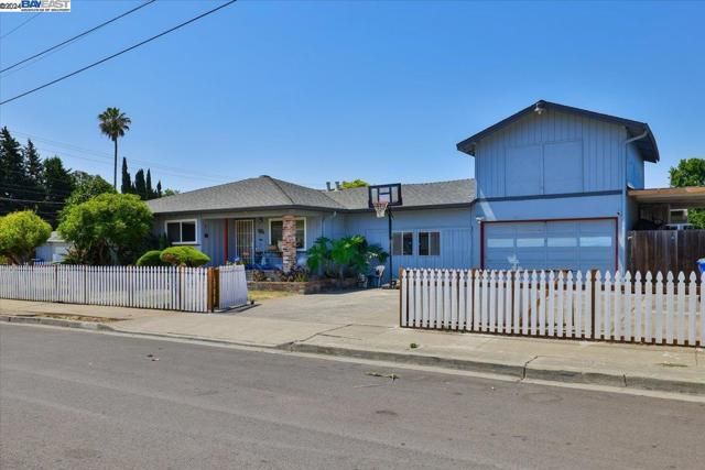 36471 Feliz Court