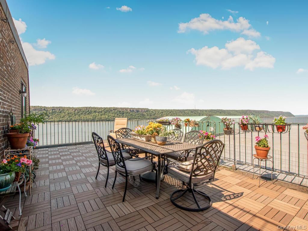 23 Water Grant Street 11A