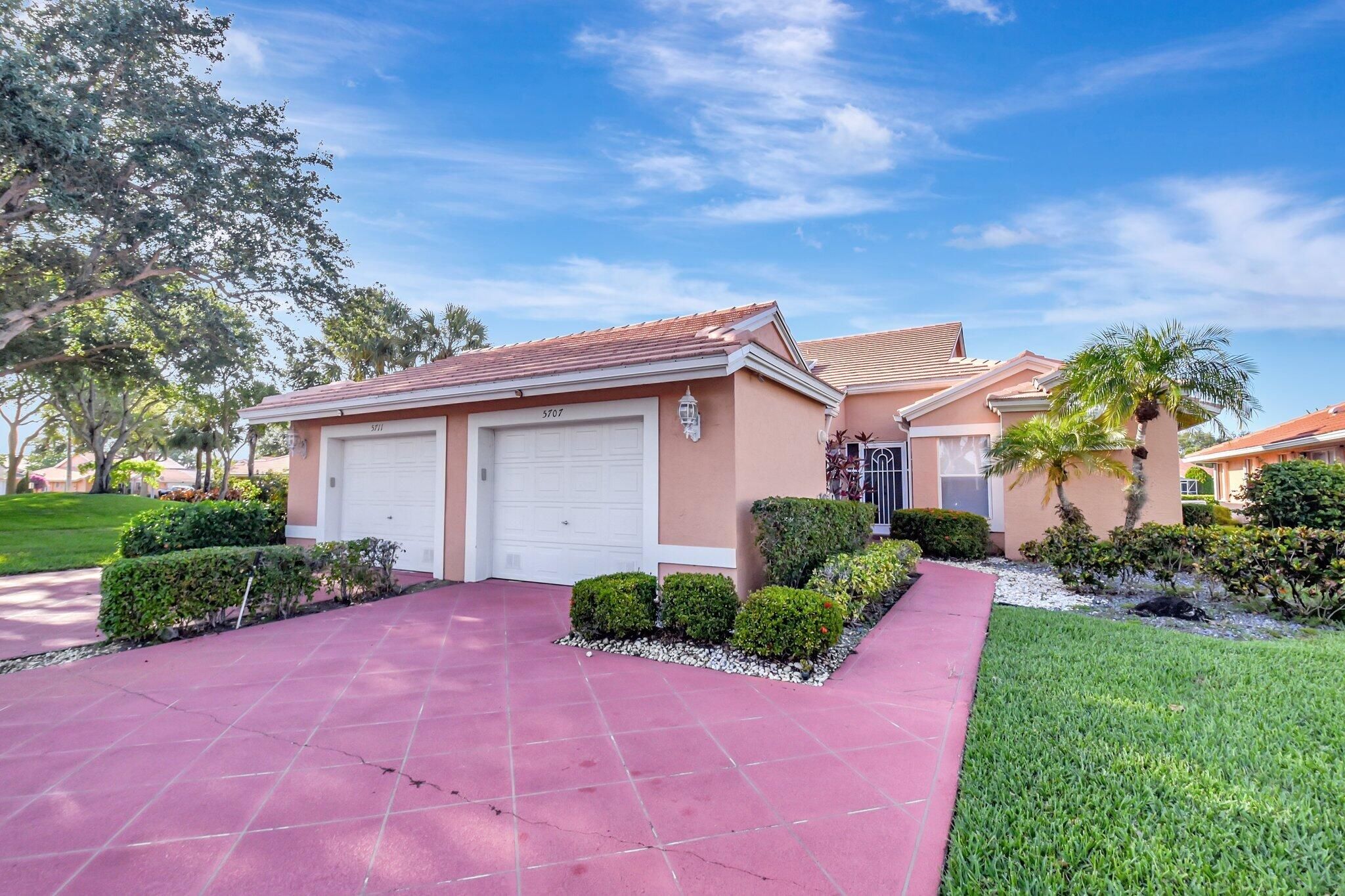 5707 Royal Lake Circle