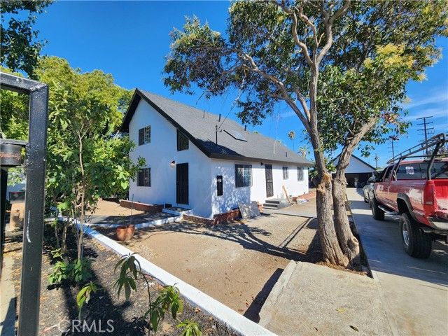 700 E Compton Boulevard