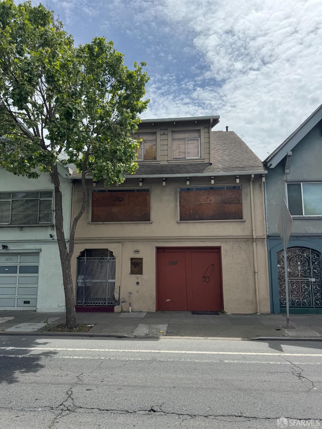 2877 Cesar Chavez Street