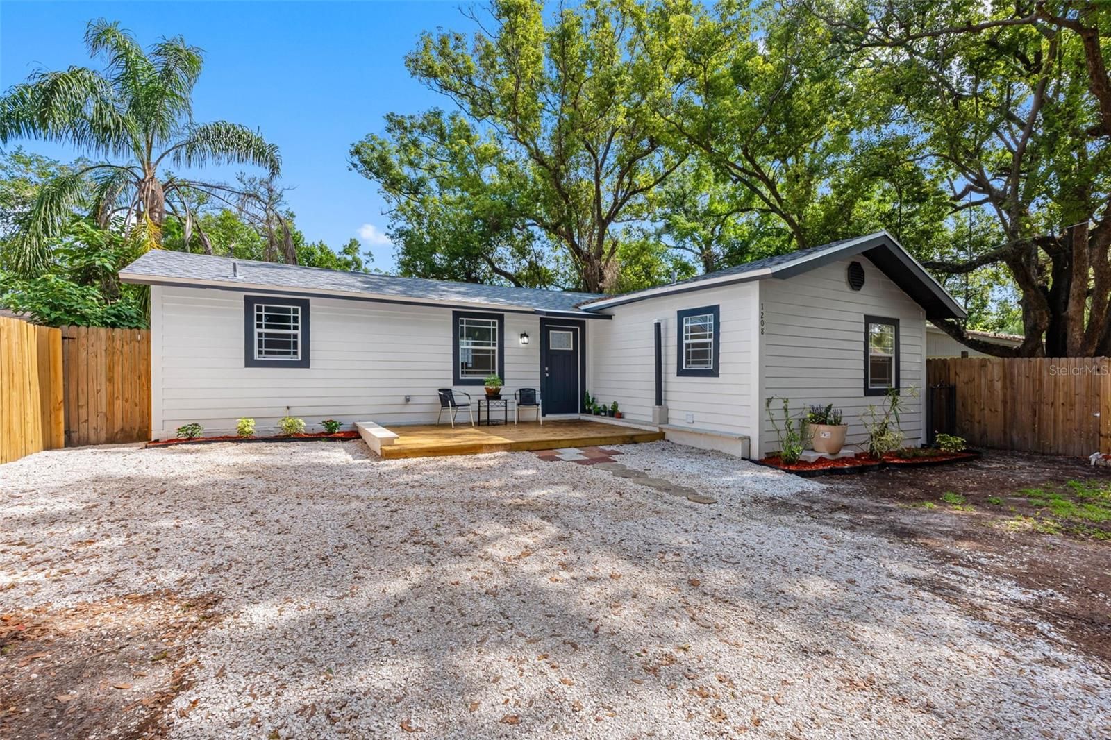 1208 E Chilkoot Avenue