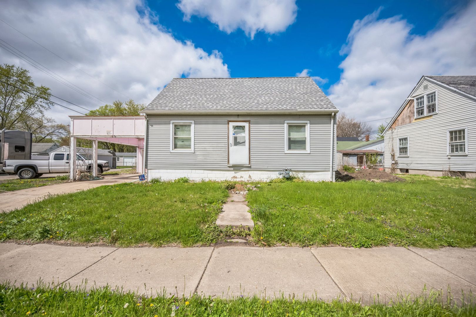 230 W Garfiled Avenue