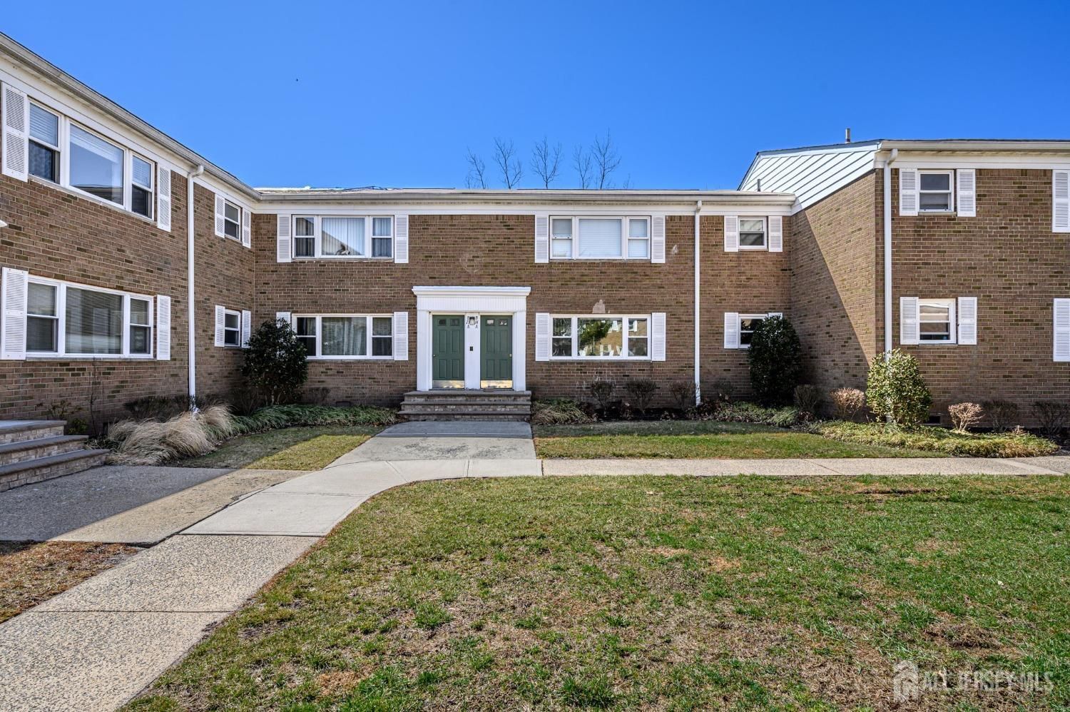 172 Evergreen Road 14B