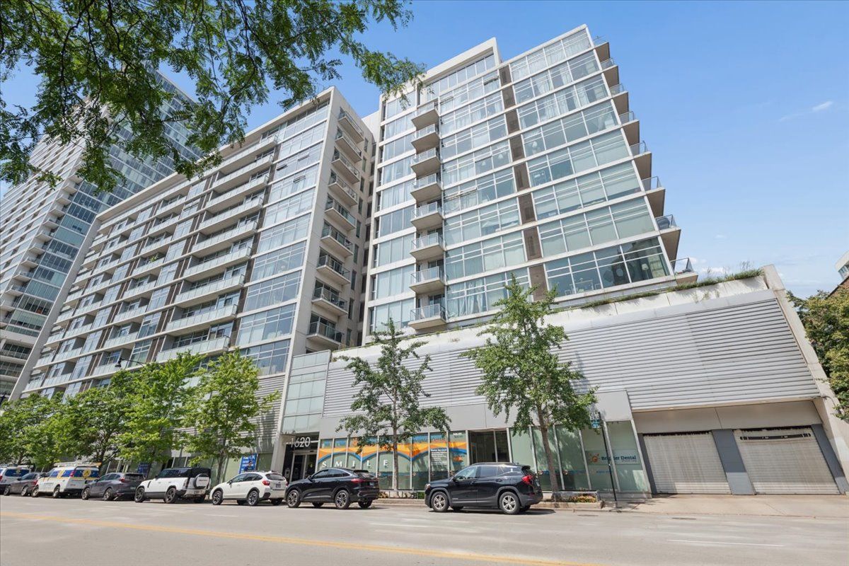 1620 S Michigan Avenue 606