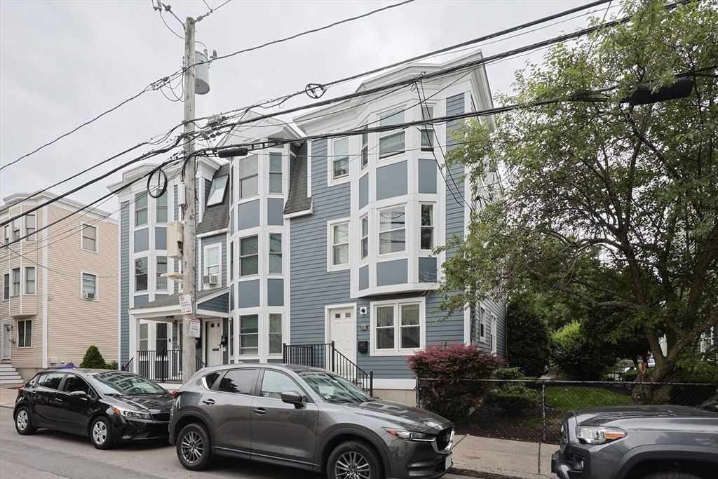 205 W 6th Street 205