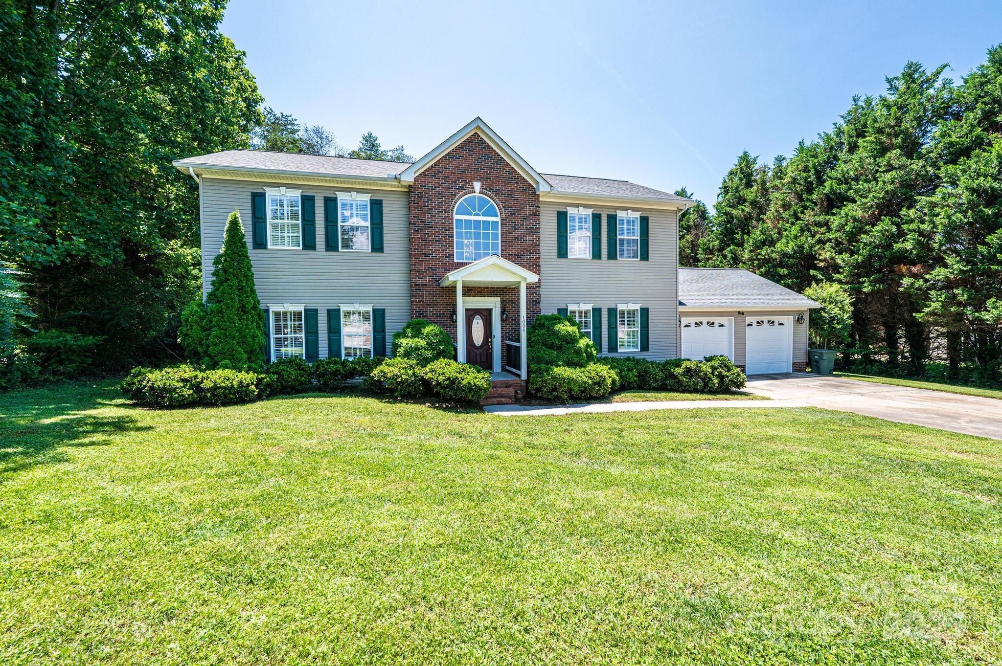 1006 Turnberry Street Ne