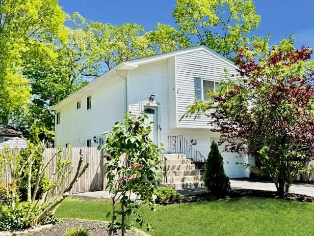 10 Brushwood Drive