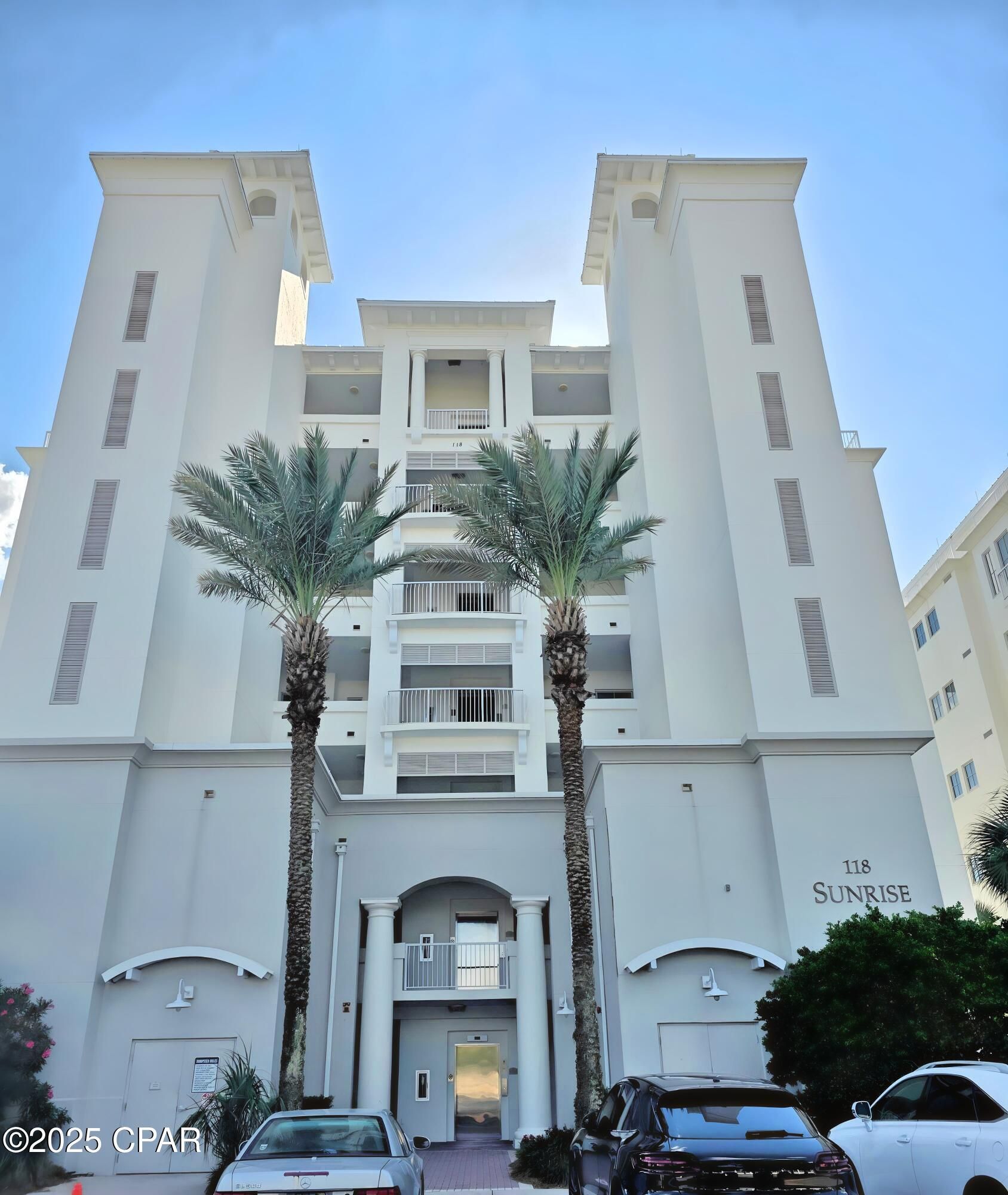 118 Carillon Market Street 101