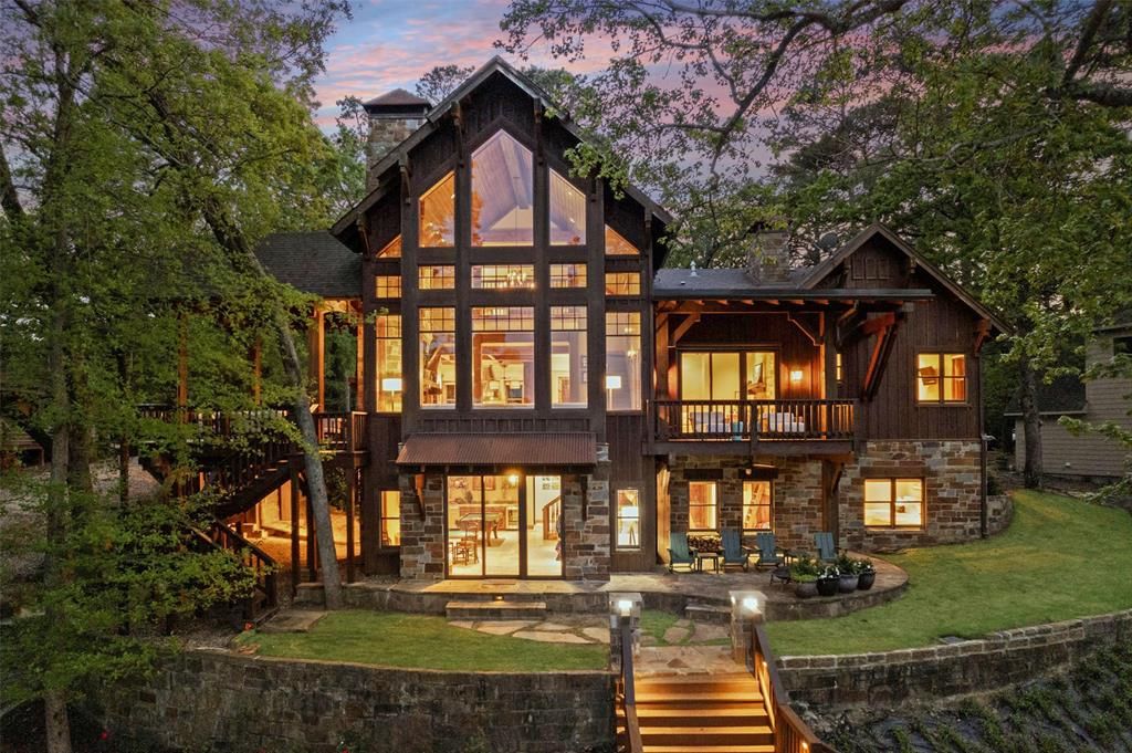 341 E El Dorado Drive