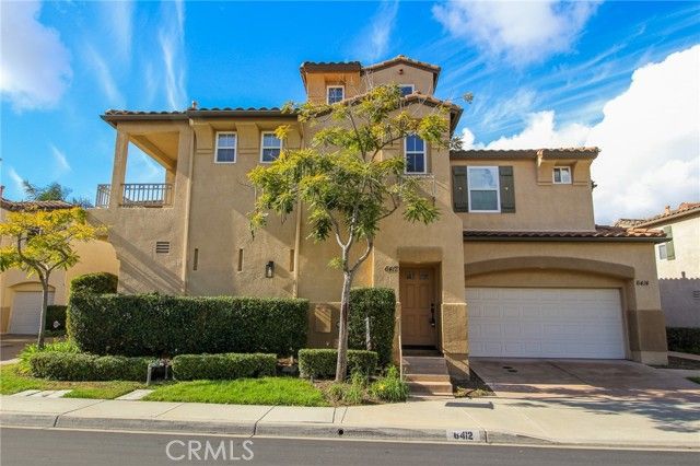 6412 Terraza Portico