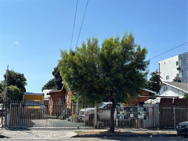 10821 Compton