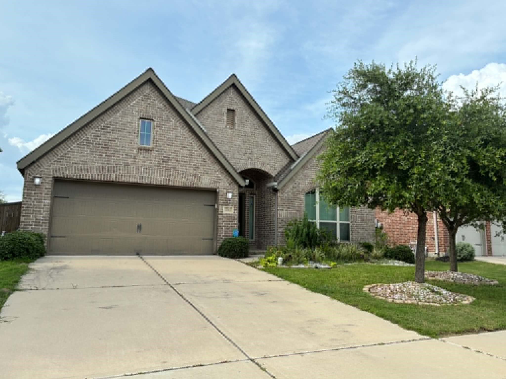 23802 Via Viale Drive