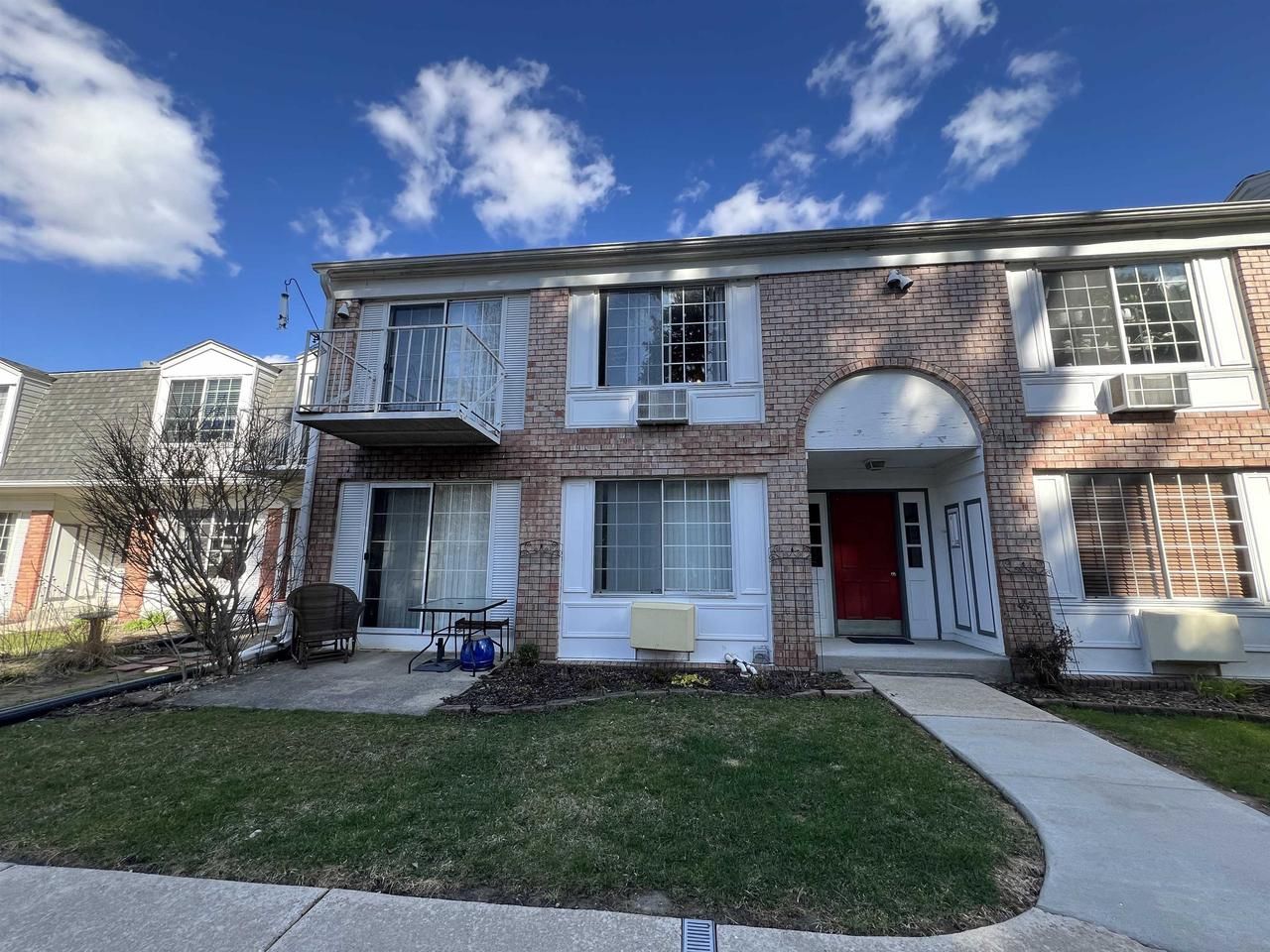 2142 Allen Boulevard 4