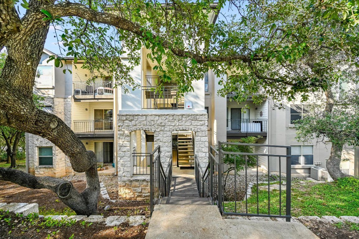 6000 Shepherd Mountain Cove 1805