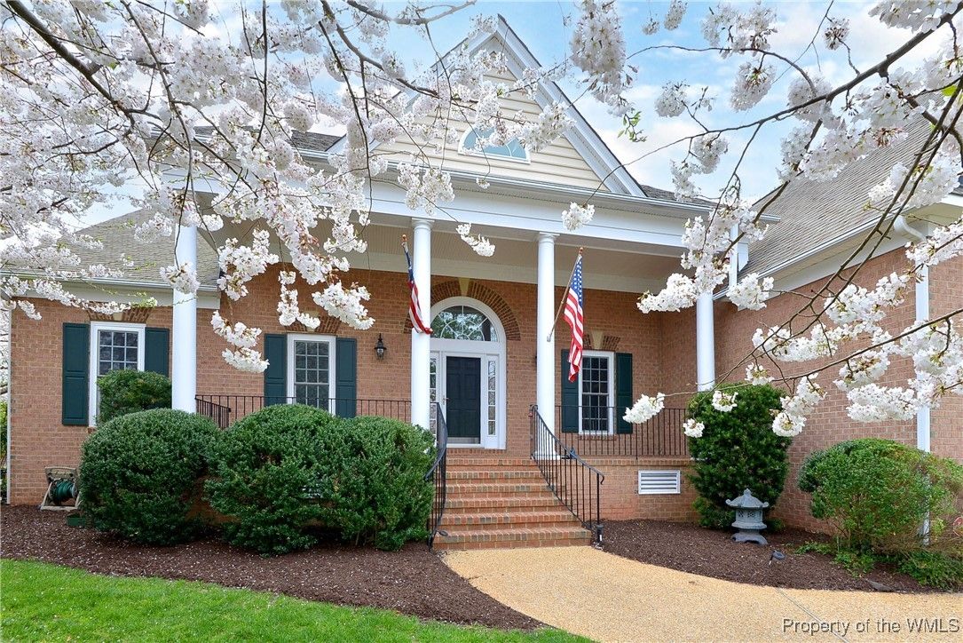 204 Oakmere Park