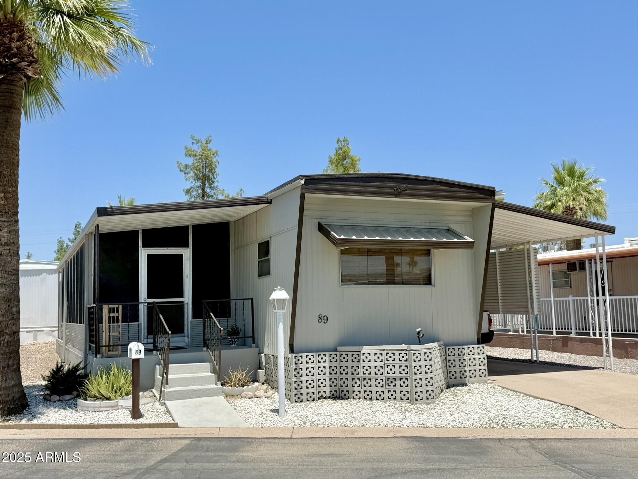 601 N Hayden Road 89