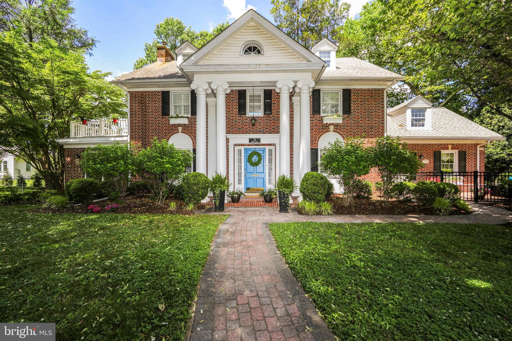15 Crest Lane