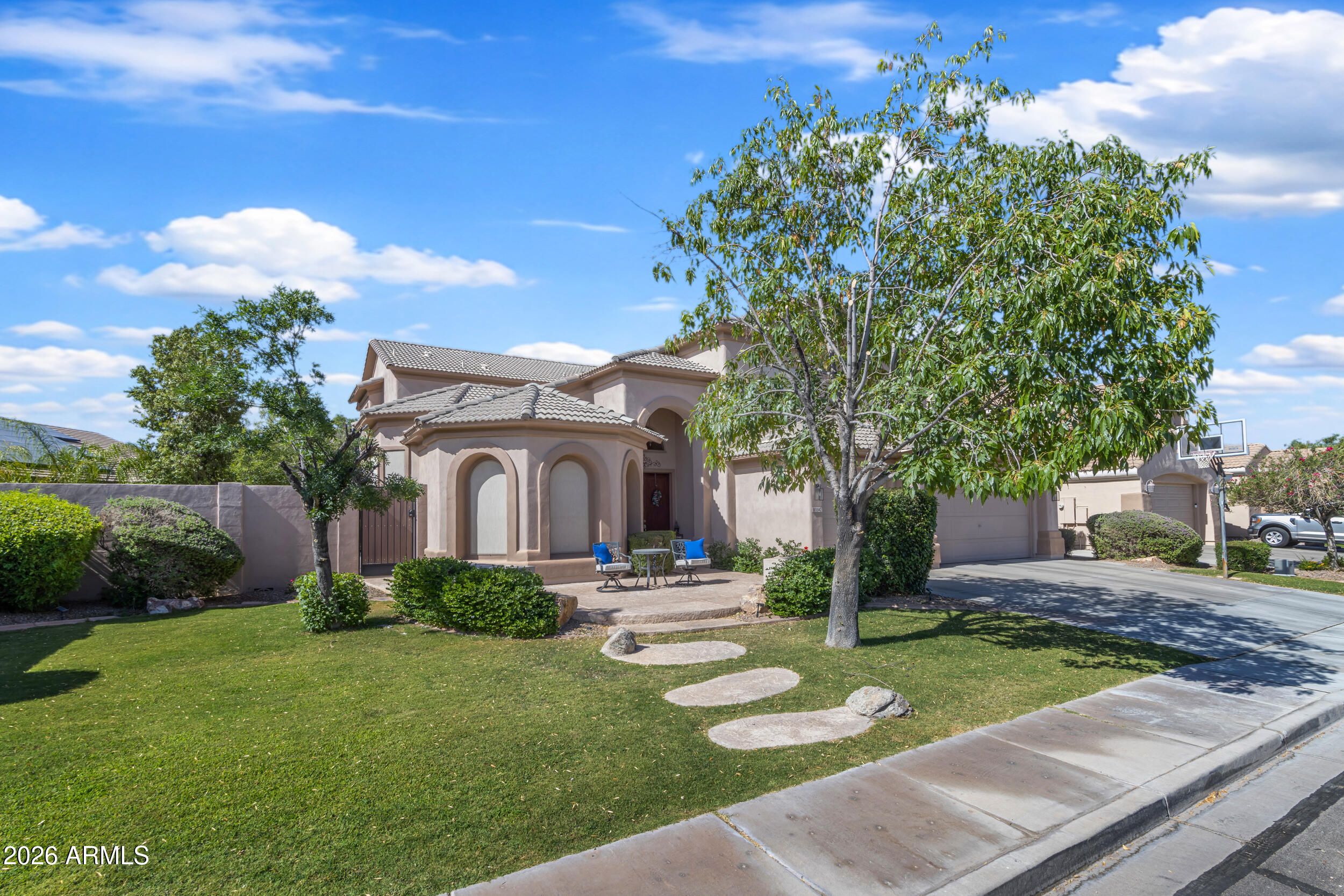 1542 E Jade Place